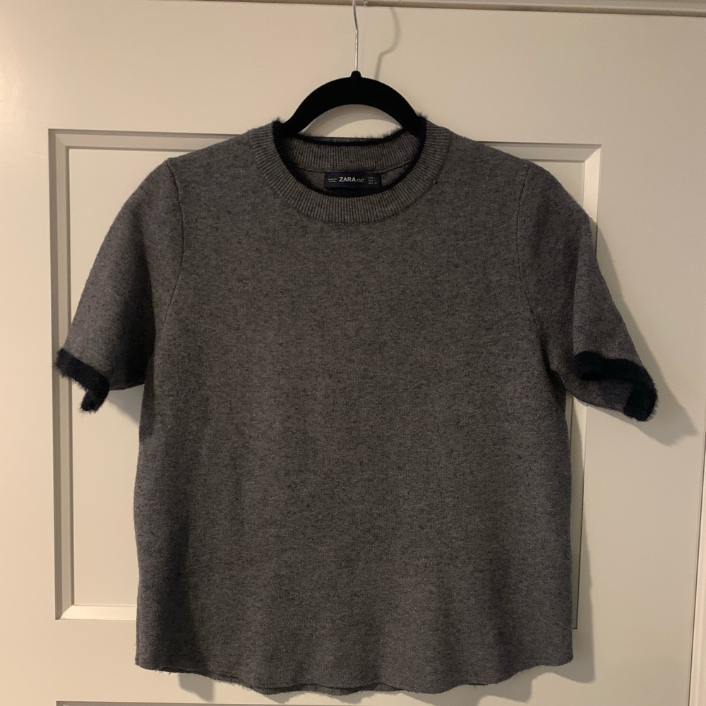 Zara gray with black trim Short sleeve sweater